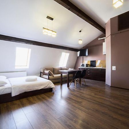 Аpartments In The Center On Mitniy Square Lviv Exterior foto