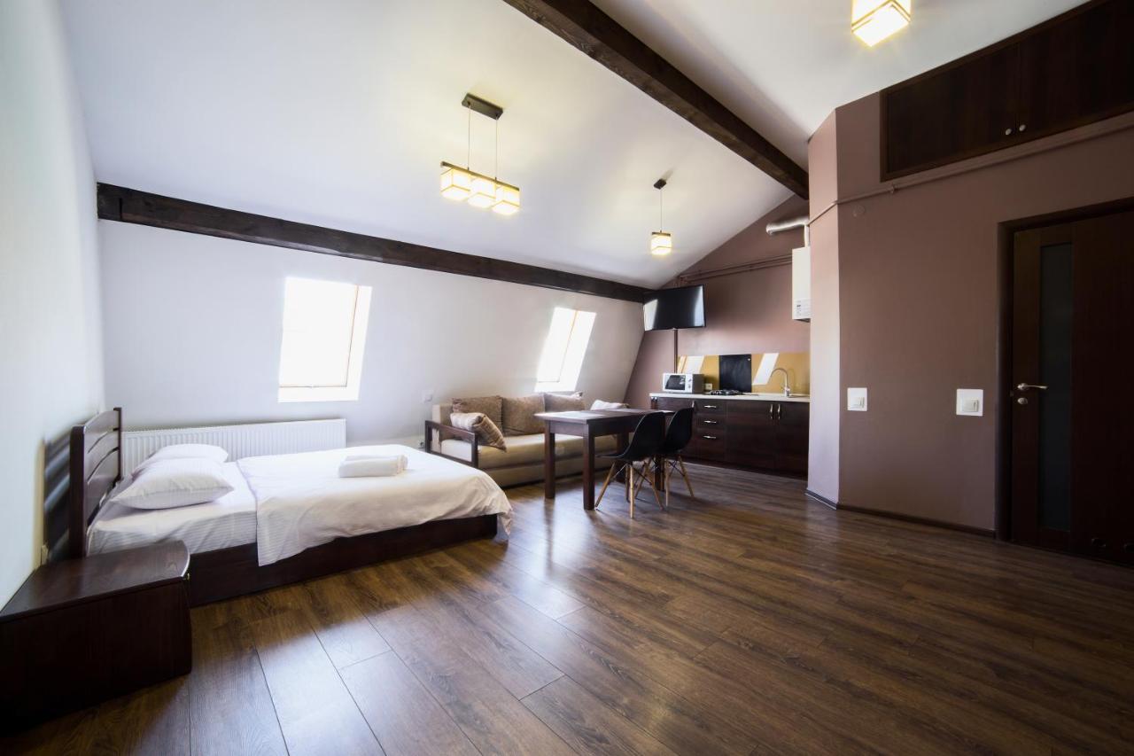 Аpartments In The Center On Mitniy Square Lviv Exterior foto